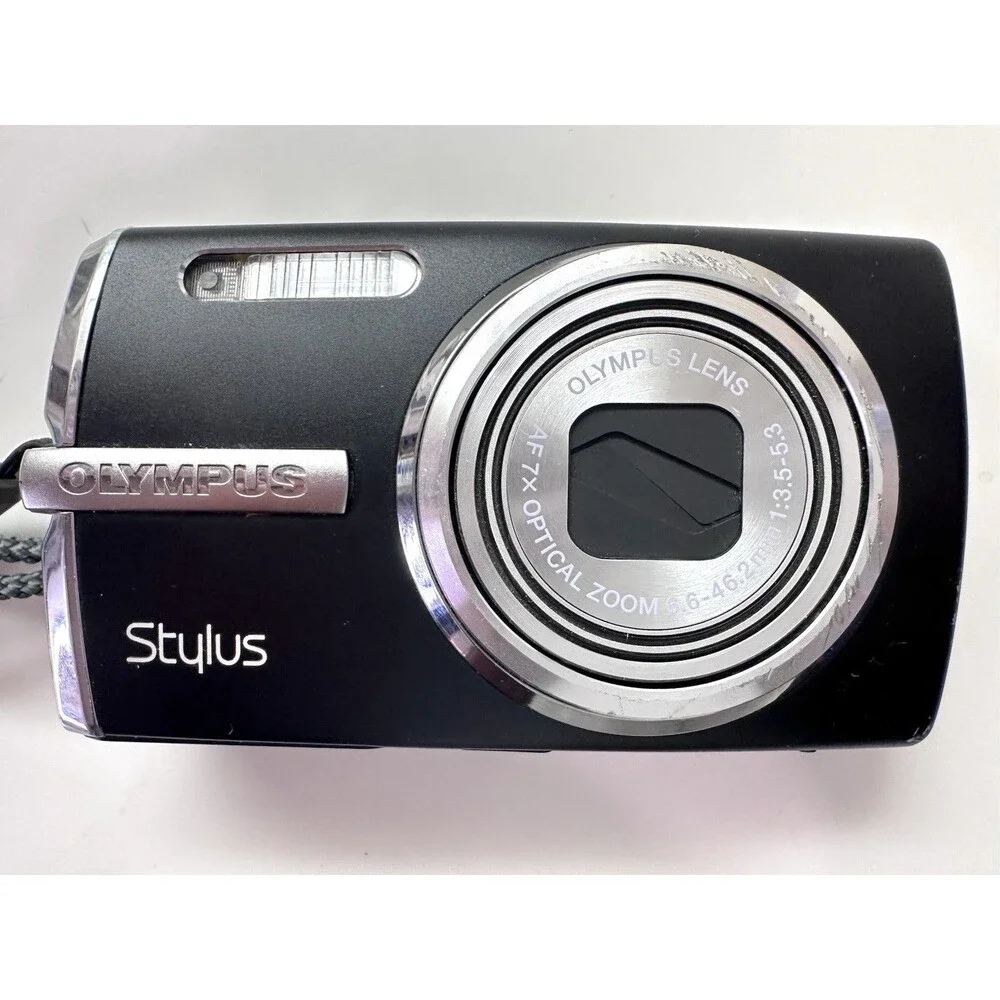 Olympus Stylus 1010 10.1MP Digital Camera Black Charger Battery Fujifilm Card